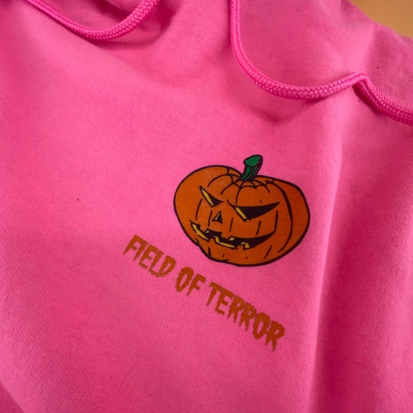 Field of Terror (East Windsor, NJ) Hot Pink Halloween Fright Night Sweatshirt - Picture 4 of 4